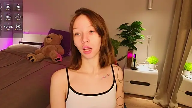 LilyPoetry  online show from December 2025 12:36:02 PM