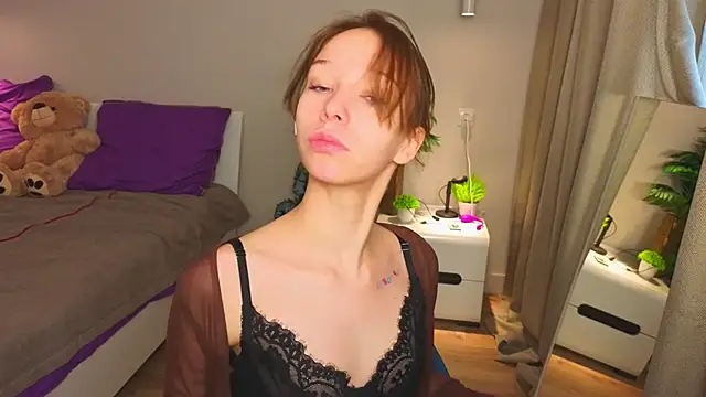 LilyPoetry  online show from December 2025 07:38:02 AM