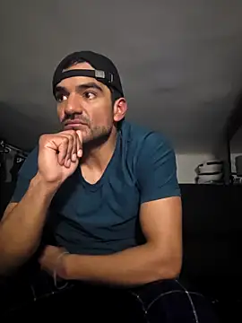 piggylatino online show from February 2026 12:04:02 AM