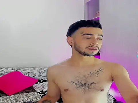 Snapshot of JohnE_Medina chatting on November 2025 11:37:01 PM JohnE Medina online show from November 2025 11:37:01 PM