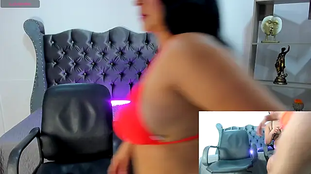 Ruby Rousee online show from November 2025 06:07:02 PM