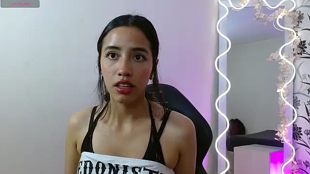 Snapshot of Joselyn_tay chatting on June 2026 04:31:01 AM Joselyn tay online show from June 2026 04:31:01 AM