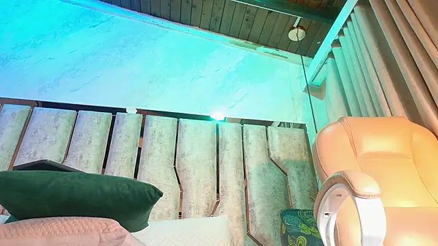 Caroline palmerr online show from December 2025 03:22:02 AM