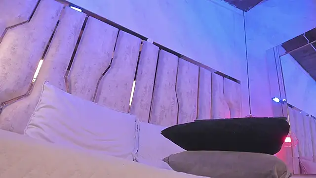 Caroline palmerr online show from February 2026 03:23:02 AM