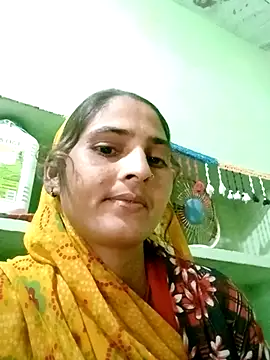 Snapshot of Nelug chatting on November 2025 04:43:02 AM Nelug online show from November 2025 04:43:02 AM