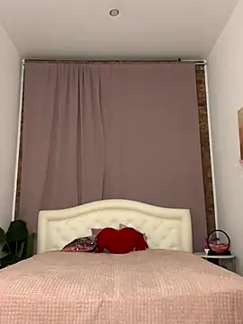 Shy Vivi online show from November 2025 01:22:01 PM