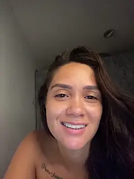 carolsapequinha online show from April 2026 12:02:01 PM