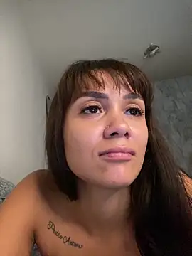 Snapshot of carolsapequinha chatting on April 2026 02:42:01 PM carolsapequinha online show from April 2026 02:42:01 PM