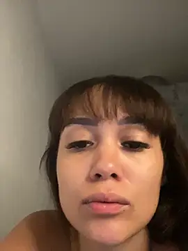Snapshot of carolsapequinha chatting on April 2026 01:39:02 PM carolsapequinha online show from April 2026 01:39:02 PM