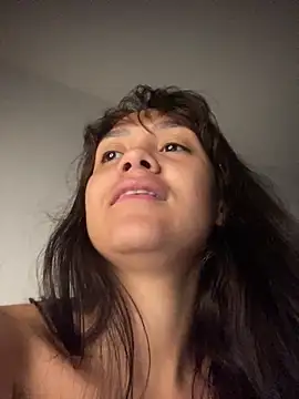 Snapshot of carolsapequinha chatting on May 2026 01:40:02 PM carolsapequinha online show from May 2026 01:40:02 PM