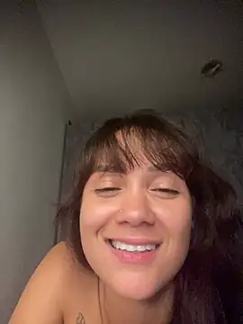 Snapshot of carolsapequinha chatting on May 2026 03:45:02 AM carolsapequinha online show from May 2026 03:45:02 AM