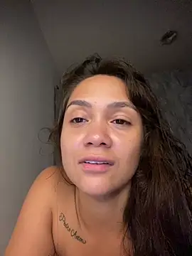 Snapshot of carolsapequinha chatting on May 2026 10:44:01 AM carolsapequinha online show from May 2026 10:44:01 AM