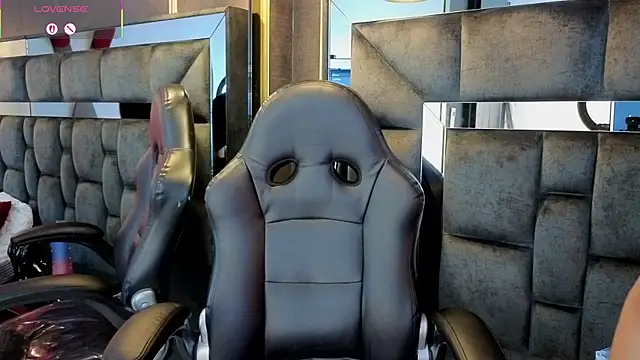 IssaJones  online show from March 2026 08:58:02 PM