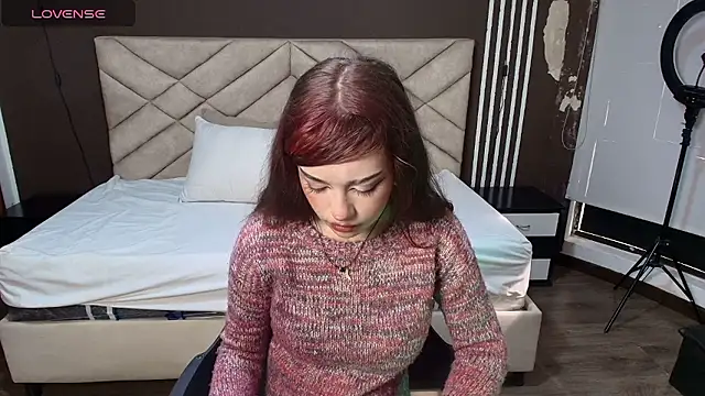 Laracooper  online show from January 2026 07:05:02 PM