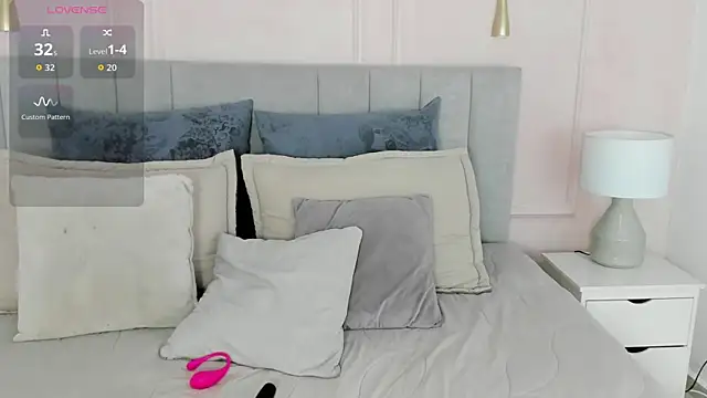 Snapshot of Dulce_emi chatting on April 2026 12:07:02 PM Dulce emi online show from April 2026 12:07:02 PM