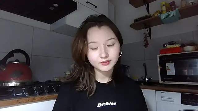 DeenaCaho online show from November 2025 03:45:01 PM