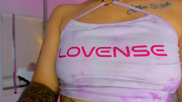 SnakeMuse online show from November 2025 03:41:01 AM