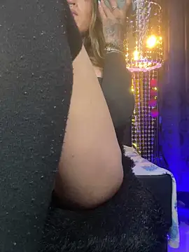 PAULAWIMD online show from November 2025 05:18:02 AM