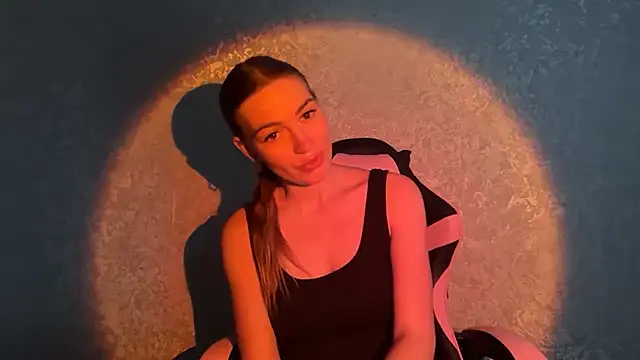 lisababy a online show from November 2025 01:17:02 PM