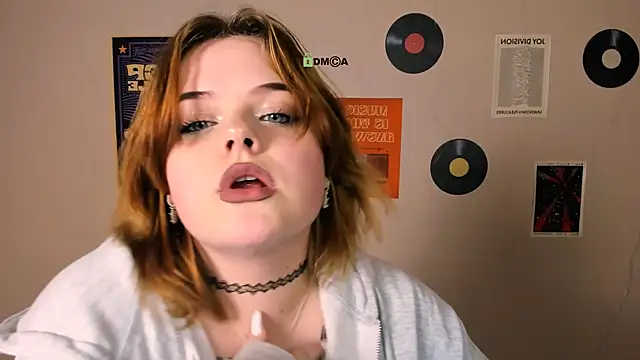 Snapshot of lika_pop chatting on November 2025 07:19:02 PM lika pop online show from November 2025 07:19:02 PM