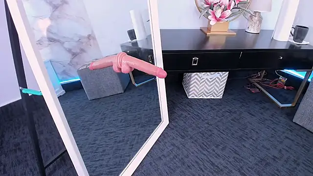 VanillaFlo online show from February 2026 06:40:02 AM