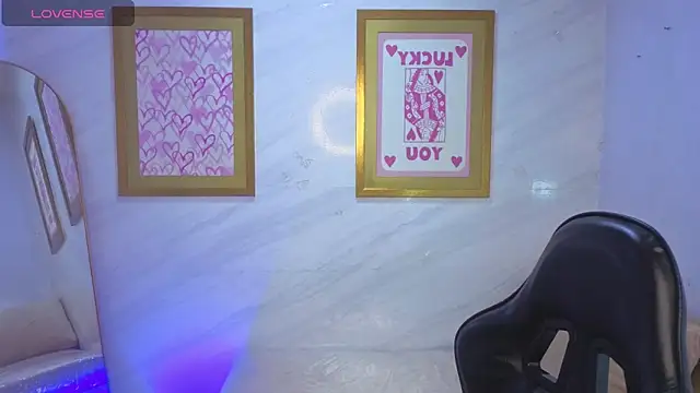 Evy Luxx v online show from March 2026 03:33:02 AM