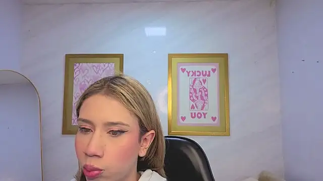 Evy Luxx v online show from April 2026 03:23:02 AM