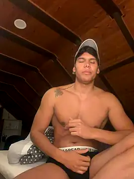 FerrariDadey69 online show from November 2025 05:56:02 PM