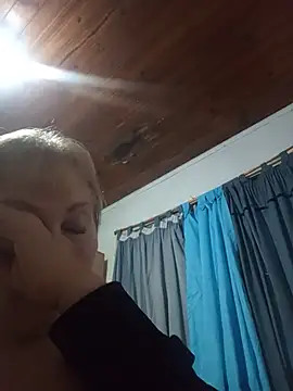 Snapshot of SexyMilf1211 chatting on June 2026 11:04:02 AM SexyMilf1211 online show from June 2026 11:04:02 AM