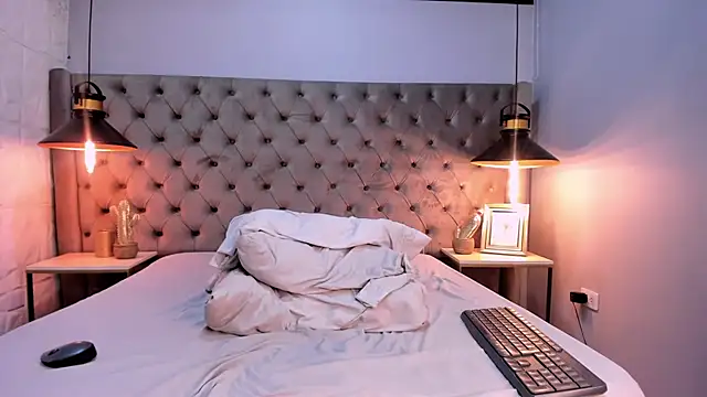 Snapshot of MattFiore chatting on November 2025 11:54:02 AM MattFiore online show from November 2025 11:54:02 AM