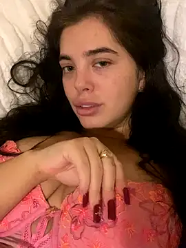 Snapshot of MarnieMarie chatting on November 2025 11:39:02 PM MarnieMarie online show from November 2025 11:39:02 PM