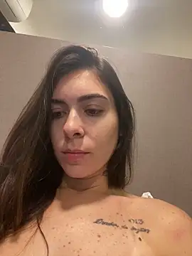 Snapshot of fer-nanda chatting on April 2026 12:15:01 AM fer-nanda online show from April 2026 12:15:01 AM