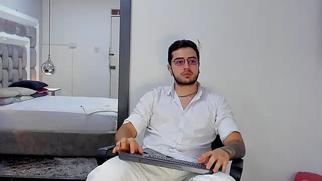 Ethan Greys online show from January 2026 11:21:01 PM