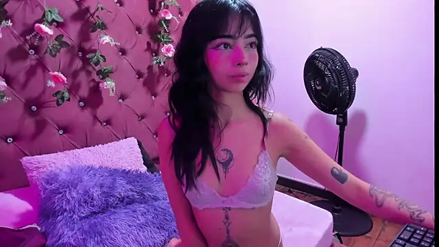  Ivy Luna online show from April 2026 07:21:02 PM