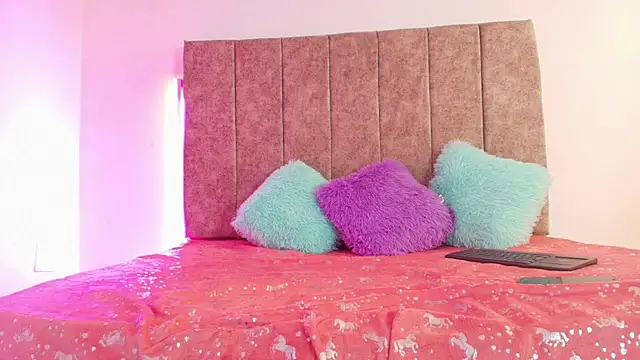 Innocent Dirty online show from November 2025 01:43:03 PM