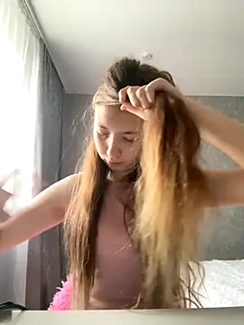 Holy Poly online show from November 2025 08:24:01 AM