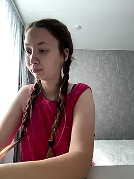 Holy Poly online show from December 2025 08:32:02 AM