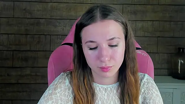 Snapshot of KristinaBellini chatting on November 2025 04:22:02 PM KristinaBellini online show from November 2025 04:22:02 PM