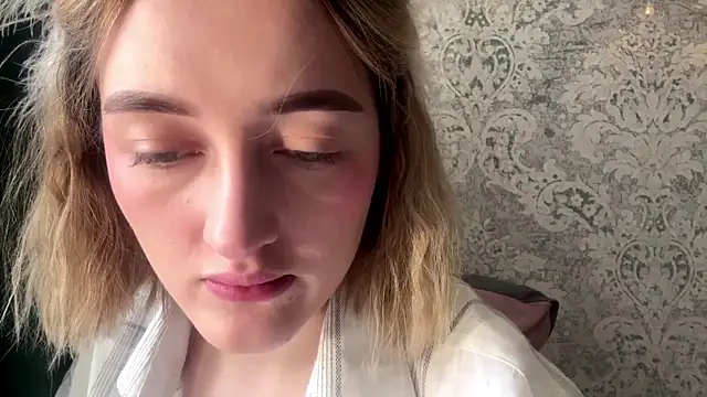 Snapshot of Emily_lyy chatting on November 2025 09:23:01 AM Emily lyy online show from November 2025 09:23:01 AM