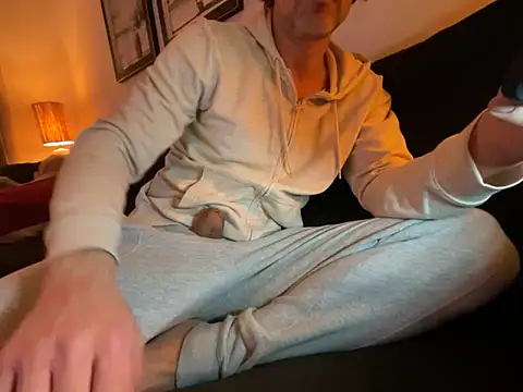 Brandonn1989amateur online show from December 2025 09:43:02 PM