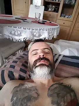 Snapshot of Artur50 chatting on November 2025 07:52:02 AM Artur50 online show from November 2025 07:52:02 AM