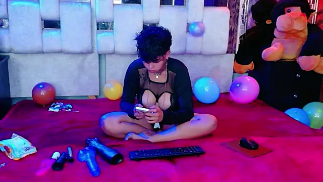 lunabustygirl online show from February 2026 06:46:01 PM