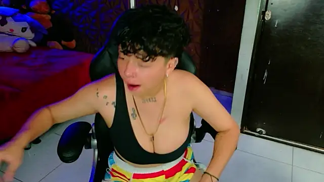 lunabustygirl online show from February 2026 04:14:02 PM