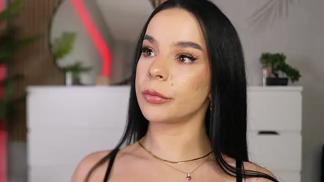 Snapshot of Miss_Denisse chatting on December 2025 08:37:02 PM Miss Denisse online show from December 2025 08:37:02 PM