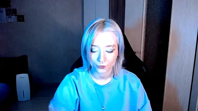 SophiaLur online show from November 2025 03:23:02 PM