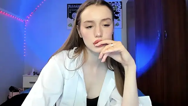 tinyglow online show from February 2026 07:51:02 PM