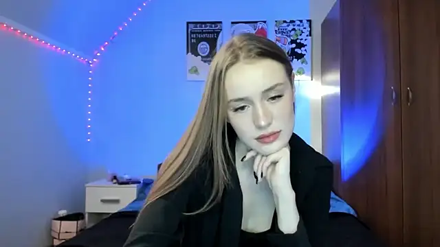 tinyglow online show from February 2026 09:29:02 PM