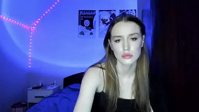 tinyglow online show from February 2026 10:06:01 PM