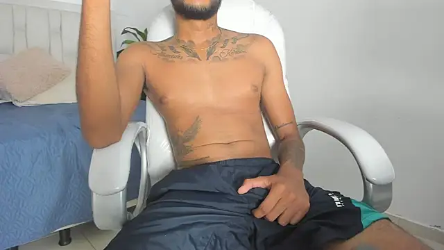 Jackson11   online show from November 2025 07:56:02 PM