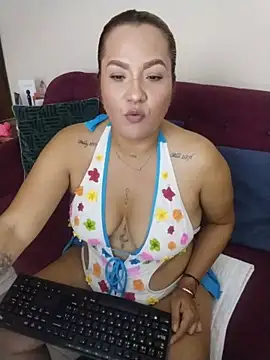 Snapshot of YessikaBaker1_ chatting on November 2025 01:47:02 PM YessikaBaker1 online show from November 2025 01:47:02 PM